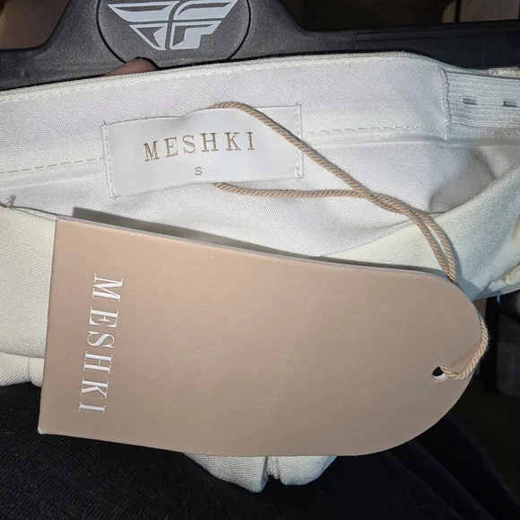 SigourneySuiting Shorts - Ivory - Picture 3 of 16